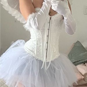 Meet your Posher, Daniella